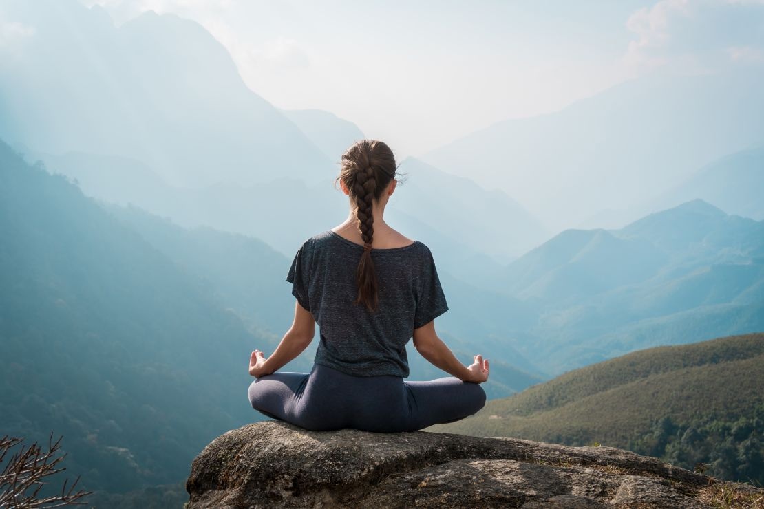 Az alvás, a sport, a meditálás, a természet csökkenti a stersszt és hozzájárul a boldogságérzethez.