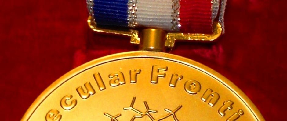 Molecular Frontiers Inquiry Prize: a legjobb kérdéseket feltevő 18 év alattiakat díjazzák vele.