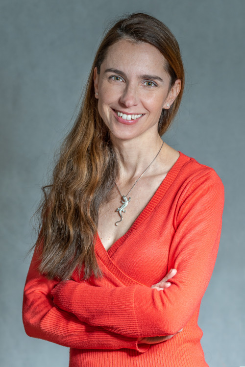 Éva Mikics
